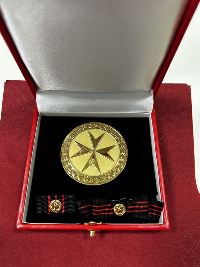 Die goldene Ehrenmedaille der Malteser